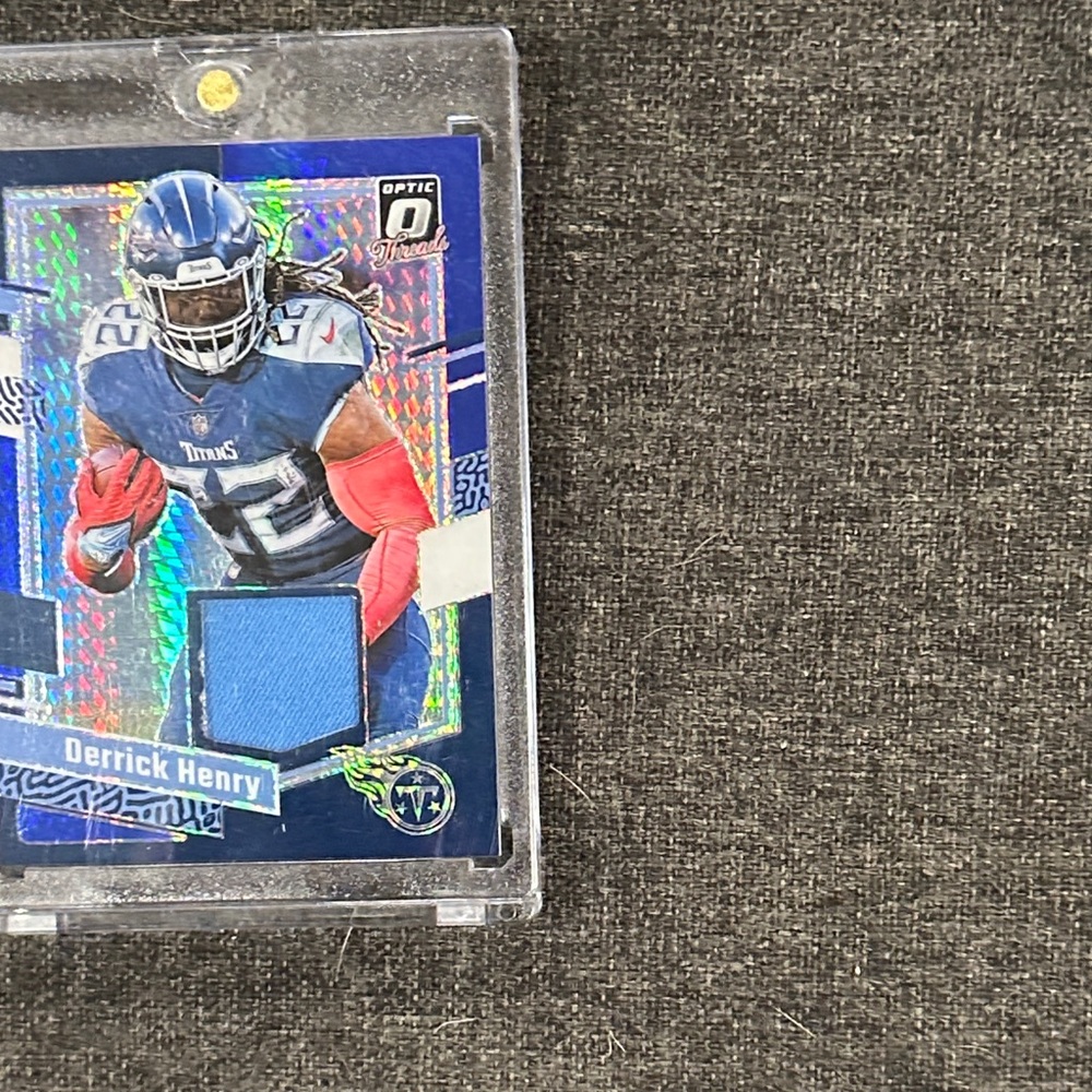 Derrick Henry Patch Prizm - Picture 3 of 6